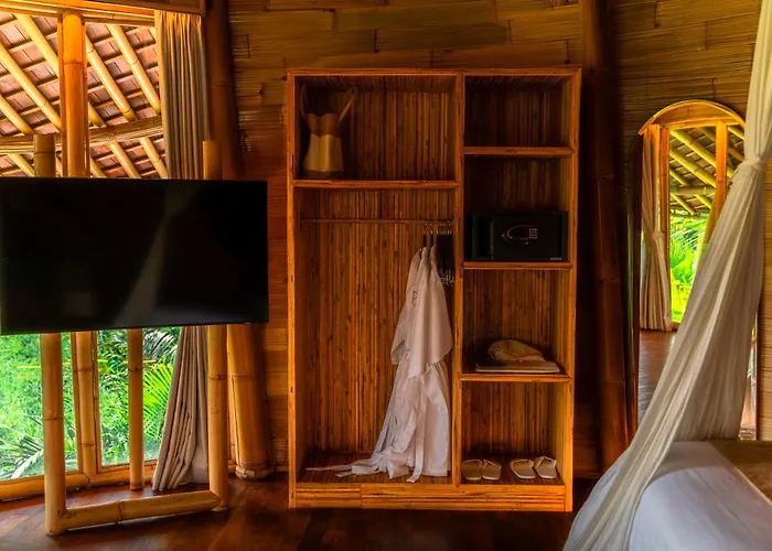 Bambootel Sawah View منتجع 5*
