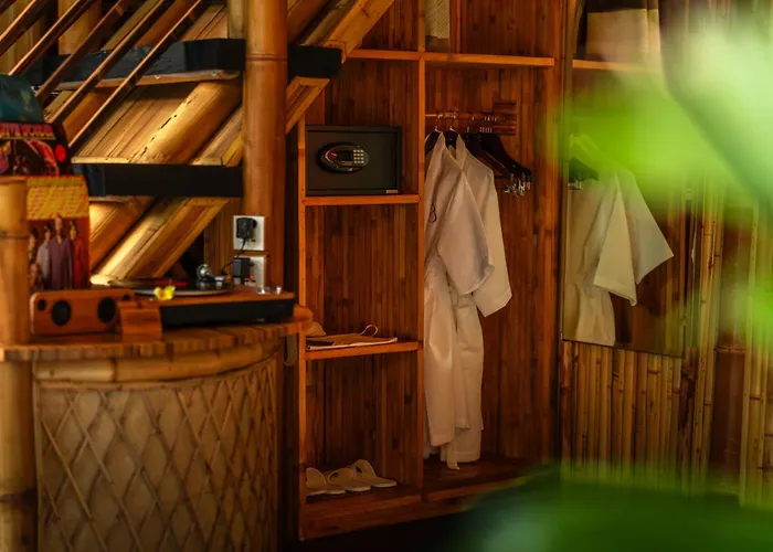 リゾート Bambootel Sawah View 5*
