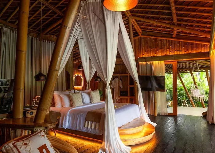 Bambootel Sawah View منتجع تيغالالانغْ