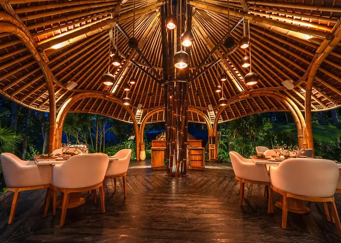 Bambootel Sawah View 5* تيغالالانغْ