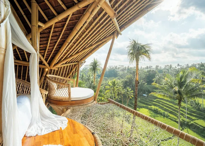 Bambootel Sawah View 5* تيغالالانغْ
